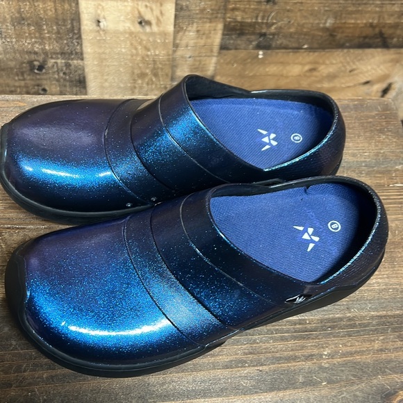 Anywear Journey Purple Glitter Slip On Slip & Oil Resistant Nursing Shoes Size 8 - Picture 2 of 7